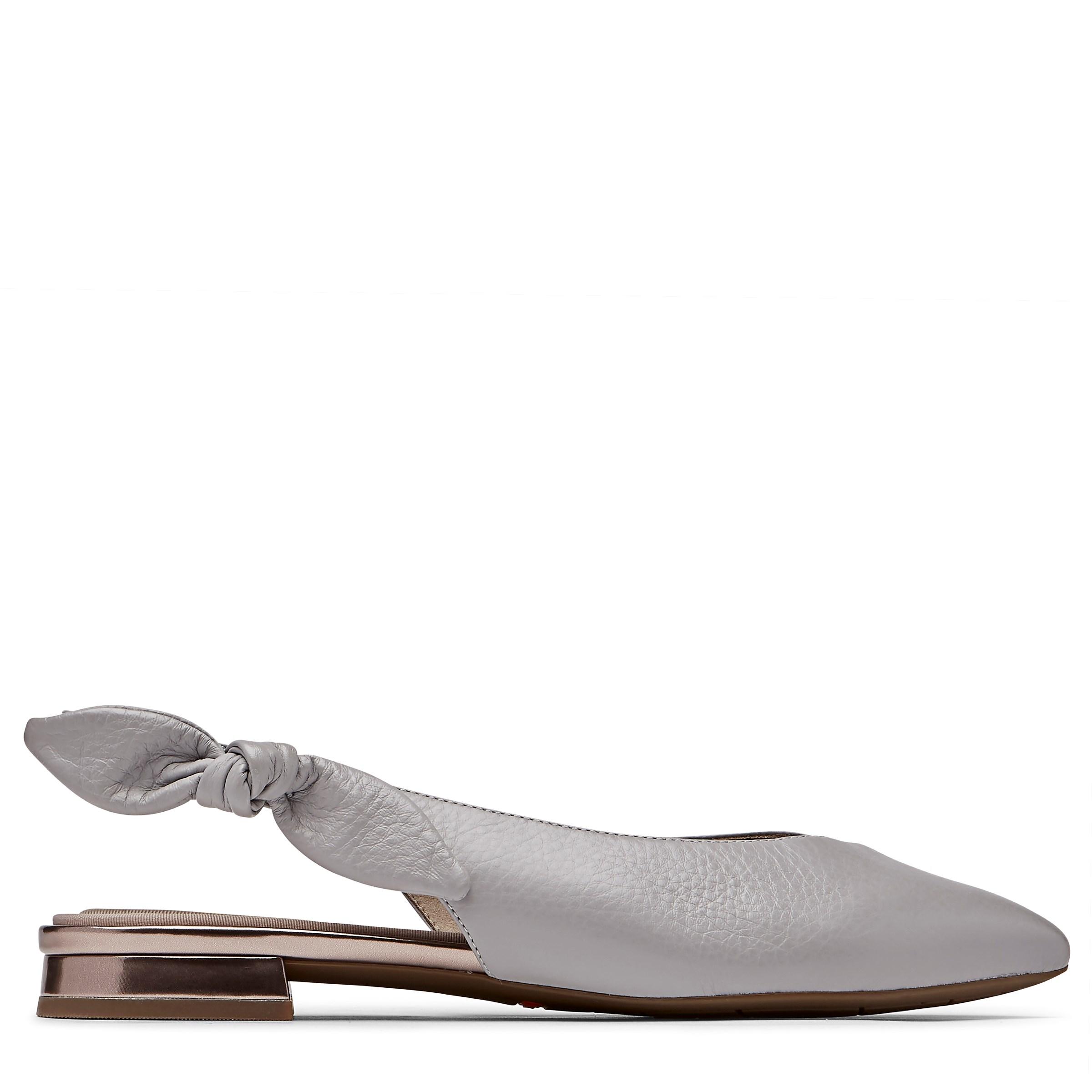 famous footwear rockport