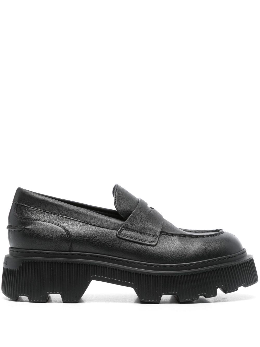 新品 稀少モデル Bottega Veneta ブラック Spada ローファー