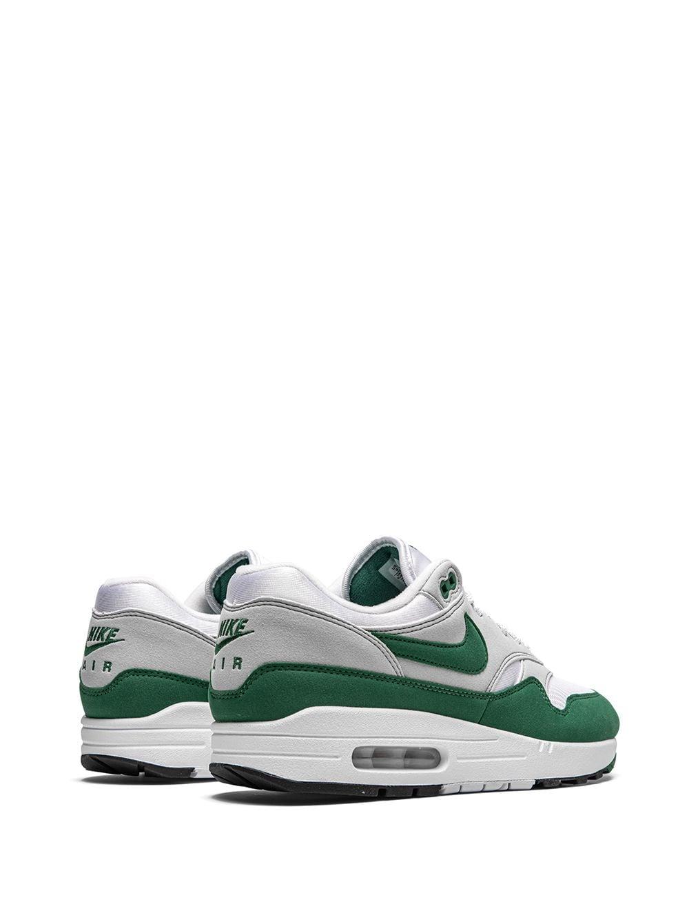 nike hunter green sneakers