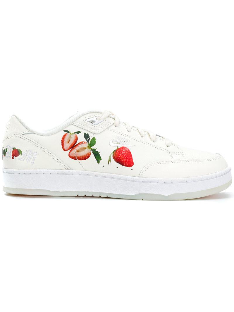 nike strawberry shoes