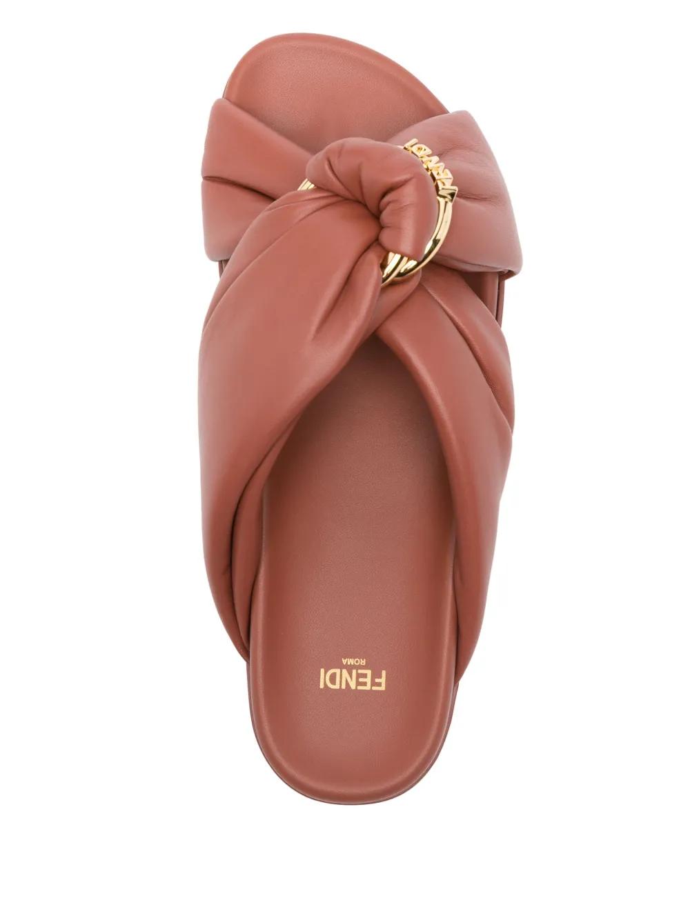 レディース Fendi フラットサンダルが¥69,200〜 | Lyst