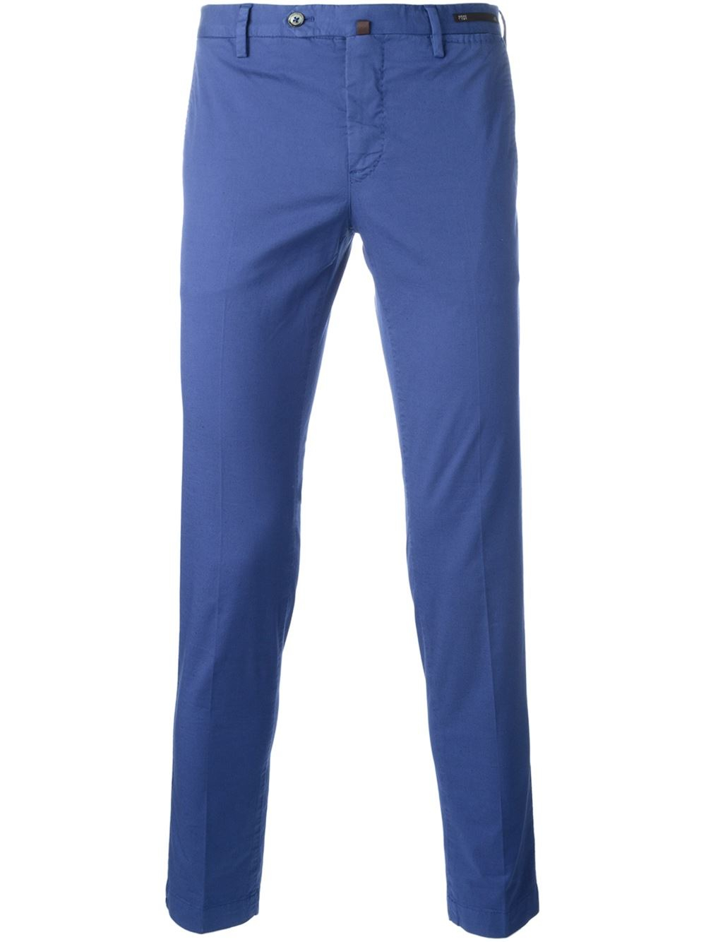 Shop by category What to Wear with Blue Chinos. Just like jeans, blue chinos have a strong versatility, meaning they can be teamed up with a number of different looks. Blue chinos are also a key item in men’s summer fashion. If you’re wondering what t o wear with navy chinos, as well as brighter, more vibrant ones, w e’ll go through a few outfits to suit any style.