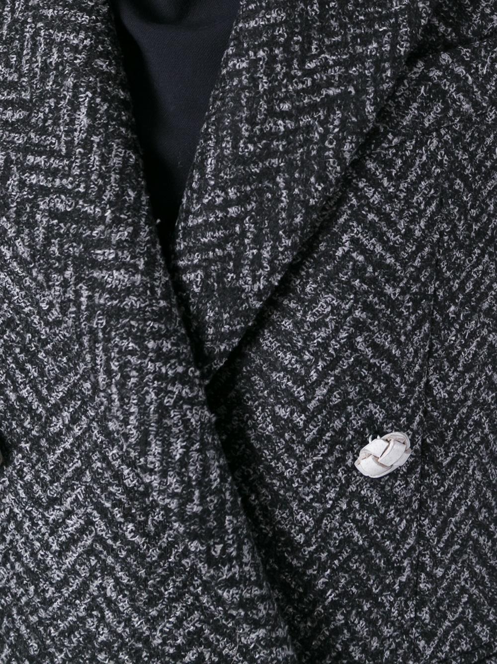 herringbone pattern blazer