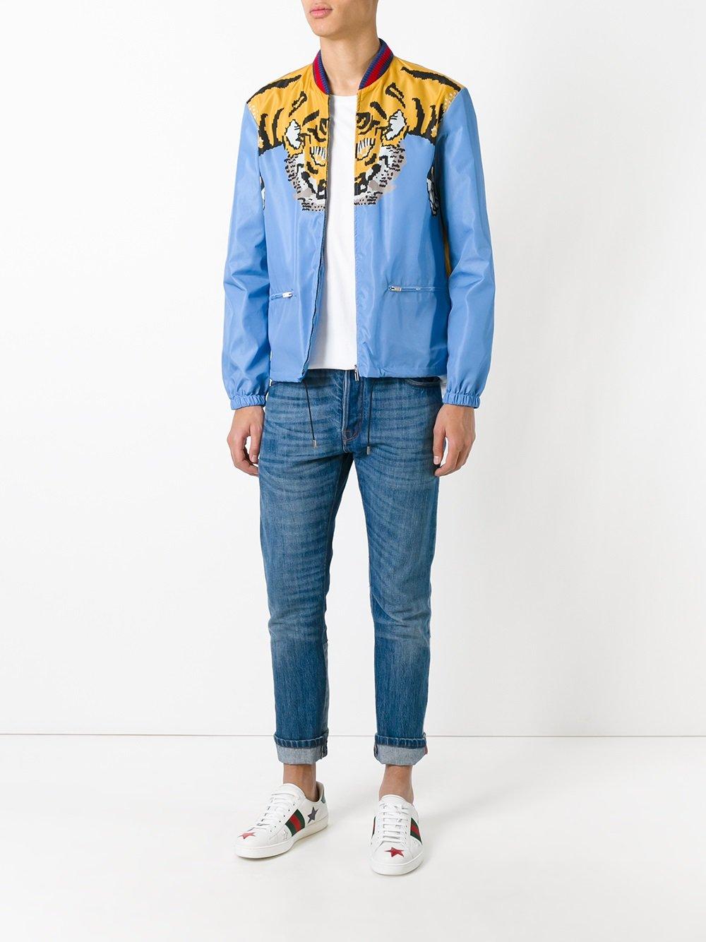 annuleren Nu levering aan huis Gucci Tiger Print Bomber Jacket in Blue for Men | Lyst