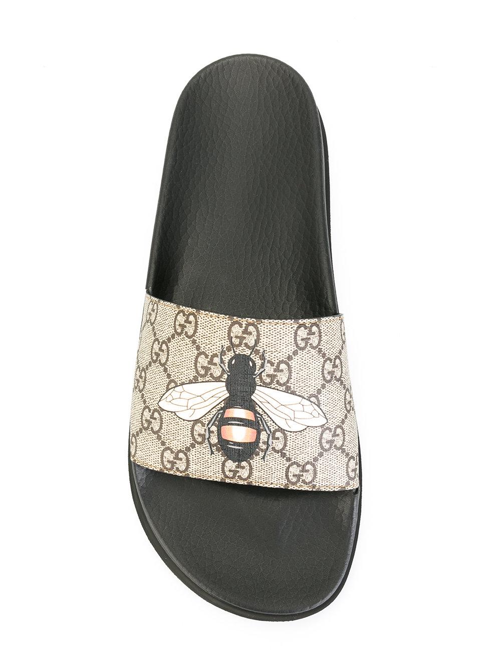 Gucci Gg Supreme Bee Pool Slides in Brown | Lyst