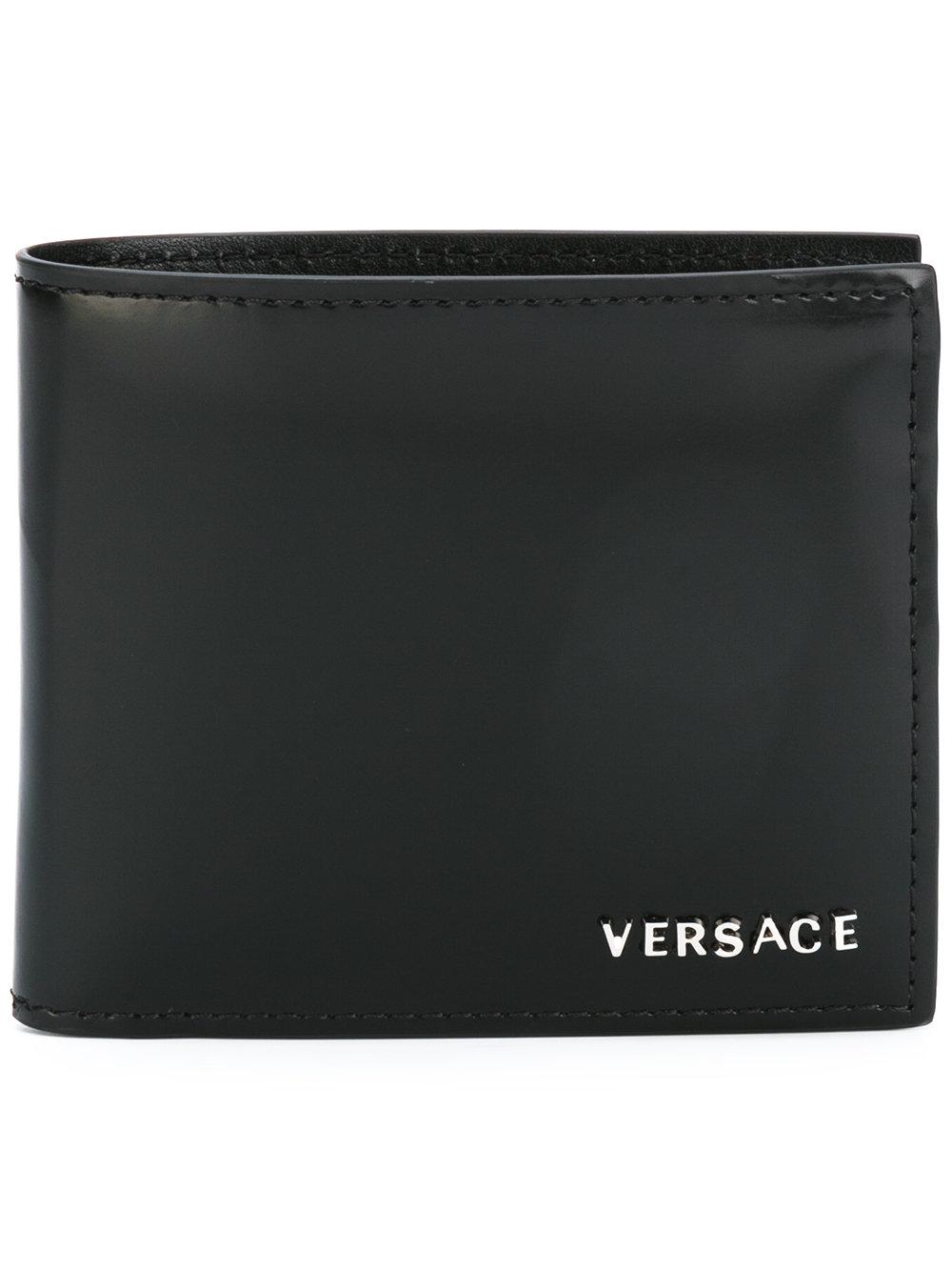 Versace wallet for men With a rich legacy spanning over 30 years, Versace is coveted for its extravagant designs and luxurious Italian craftsmanship. Realised in sumptuously soft grained leather, the Medusa billfold.