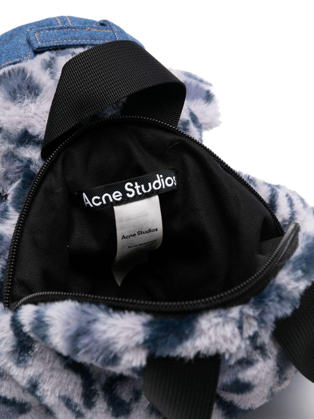 【23AW NEW】Acne Studios_women / TEDDY ヒョウ柄 バックパック Acne Studios Teddy Leopard-Print Backpack in Blue | Lyst