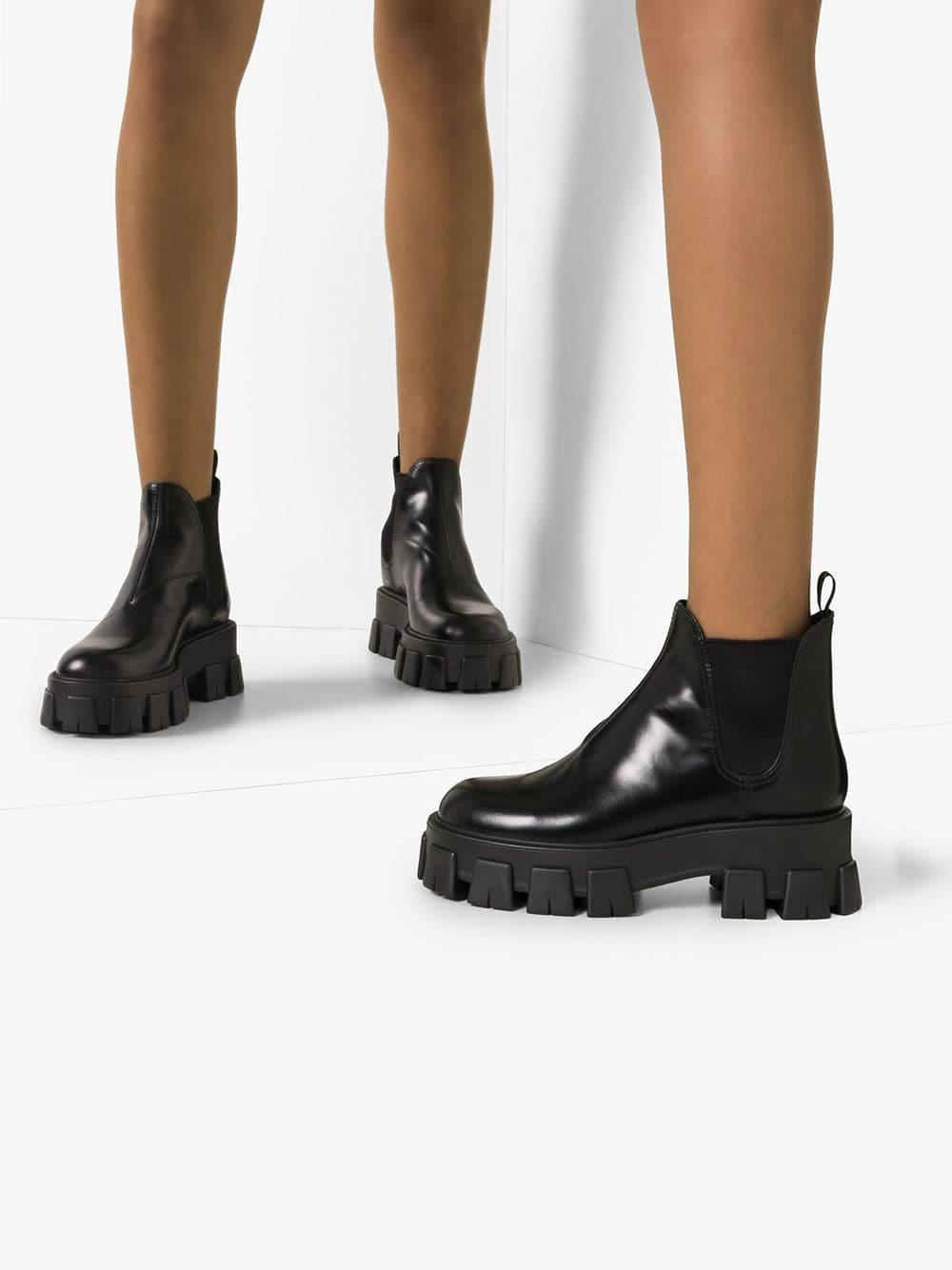 Botas chelsea 55 con tacón grueso Prada de Cuero de color Negro | Lyst