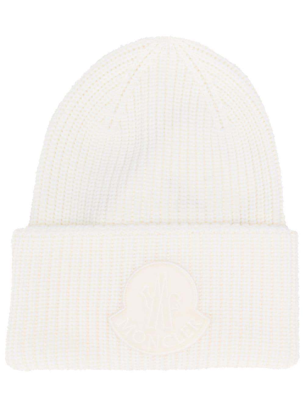 Moncler Wolle Mütze mit Logo-Patch in Weiß - Lyst