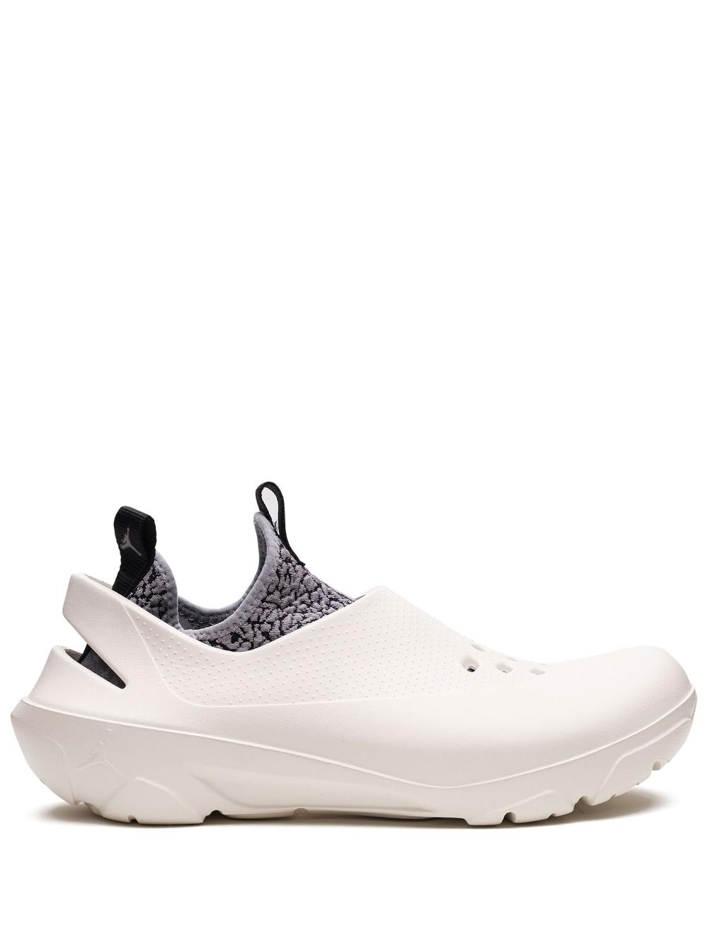 Nike System.23 Clogs in White for Men | Lyst