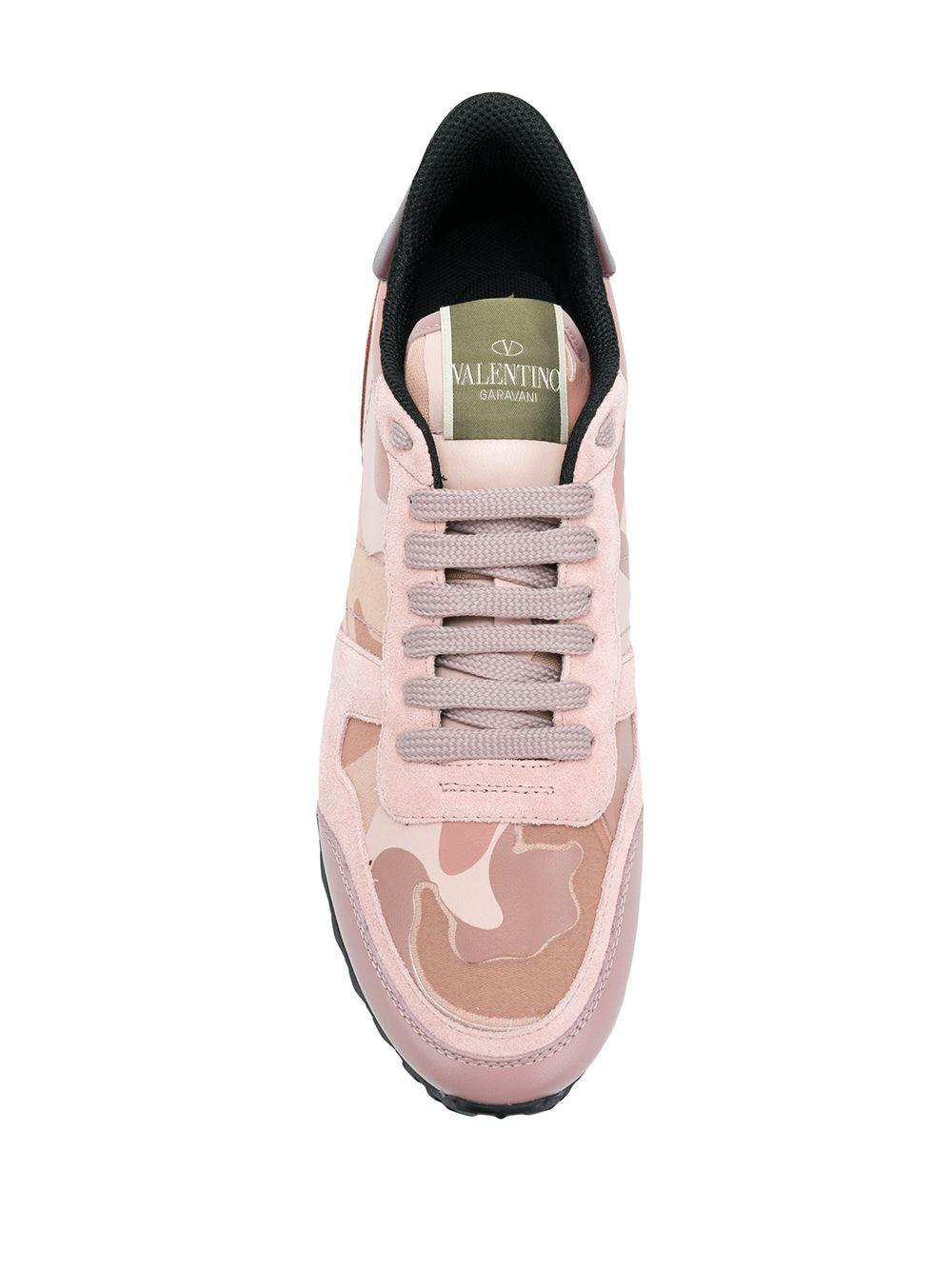 Valentino Leer Rockrunner Sneakers in het Roze - Lyst