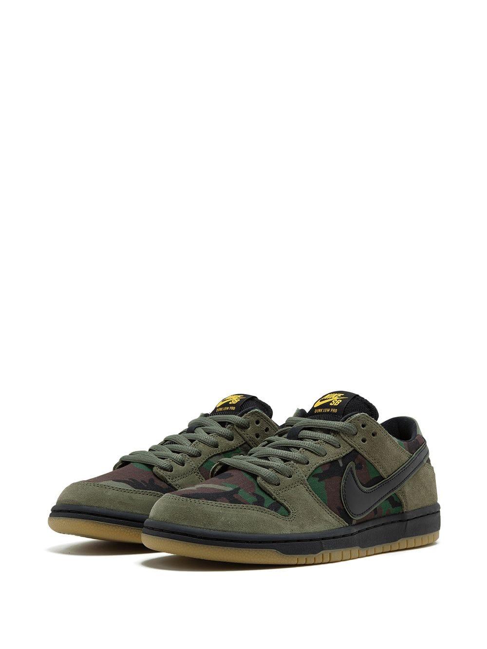 Nike Sb Zoom Dunk Low Pro 'camo' Shoes in Green for Men | Lyst