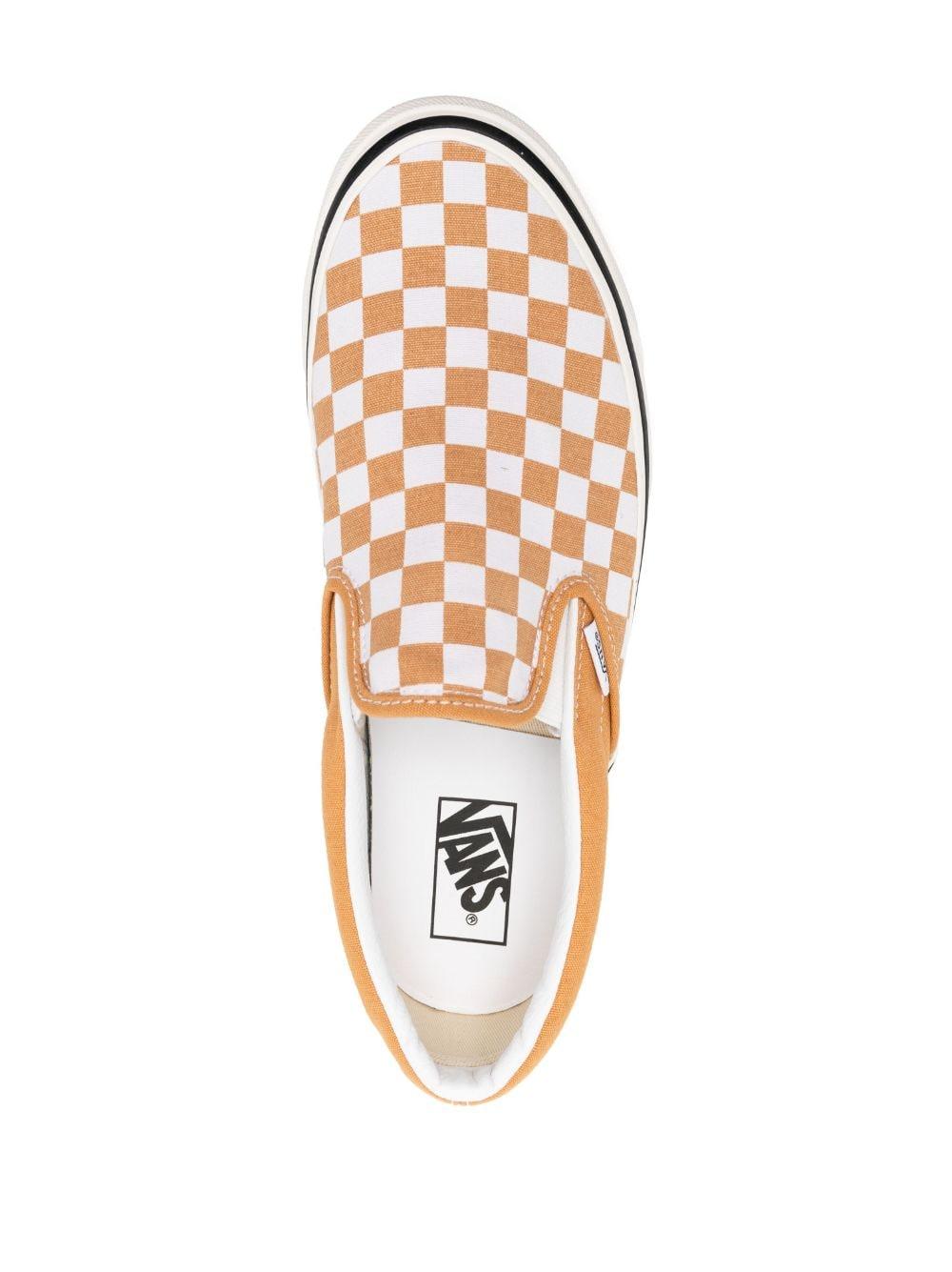 Vans slip on apricot sale