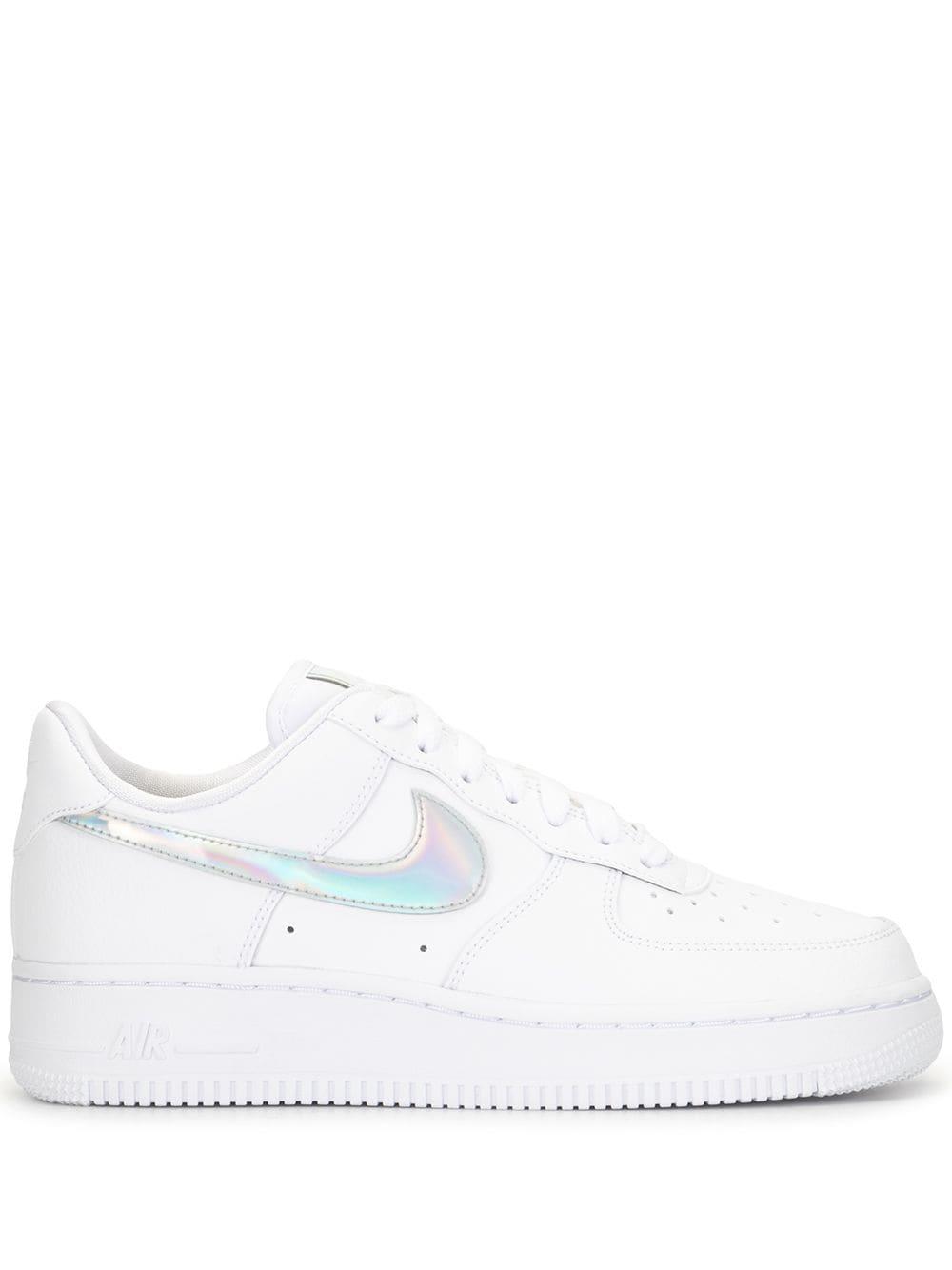 capturar persecucion Rizado Nike Metallic Swoosh Trainers in White | Lyst