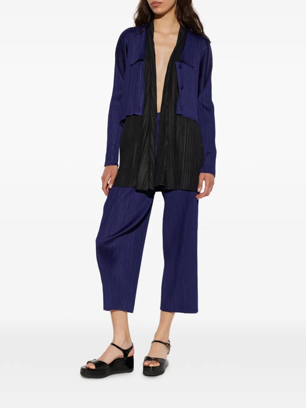 Pleats Please Issey Miyake Capri and cropped pants for Women