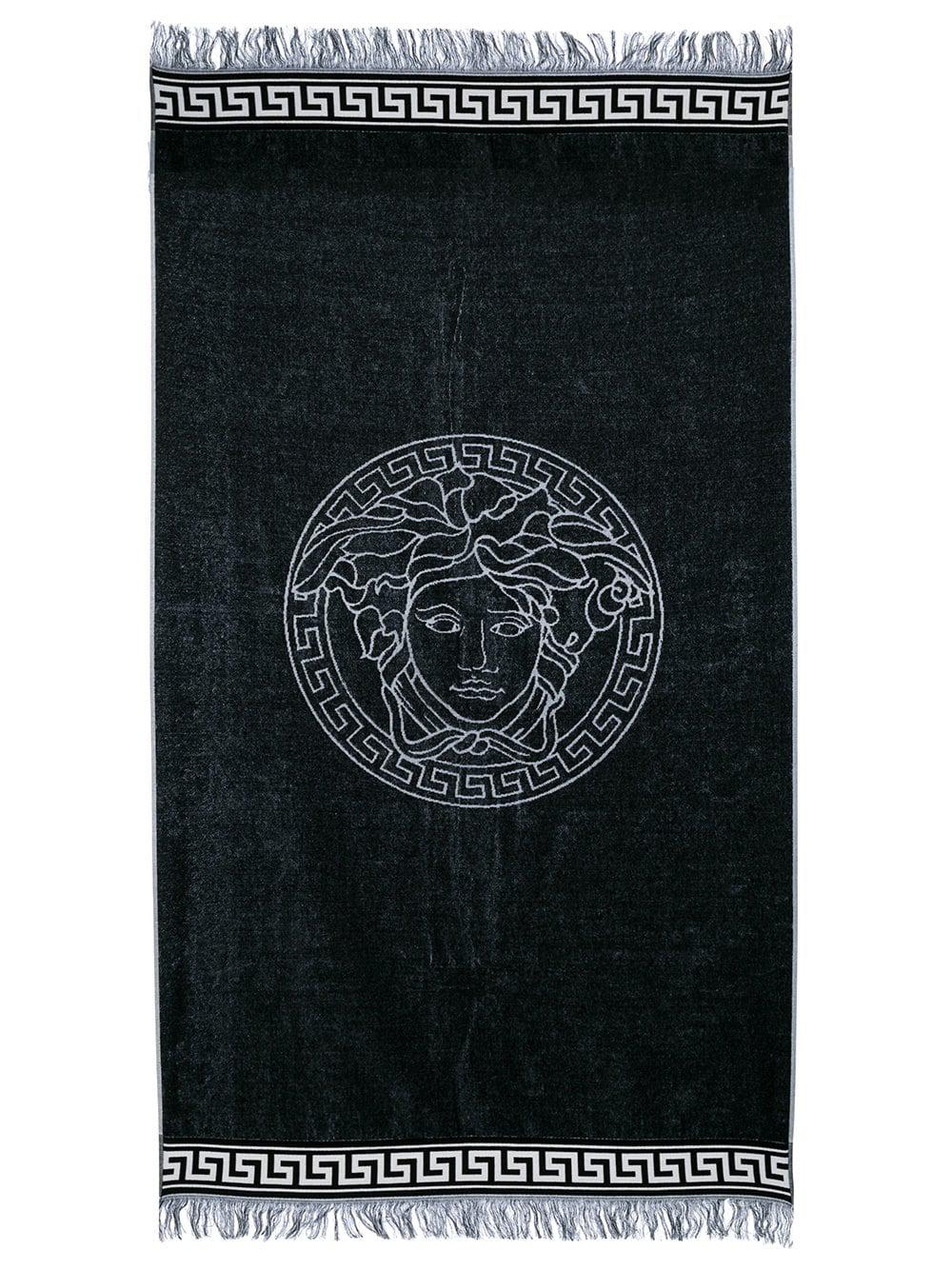 Versace Baumwolle Badetuch mit Medusa-Logo in Schwarz - Lyst