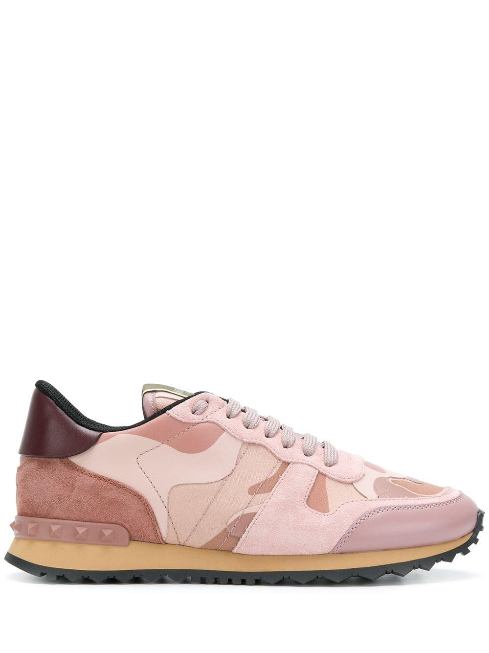 Valentino Leer Rockrunner Sneakers in het Roze - Lyst