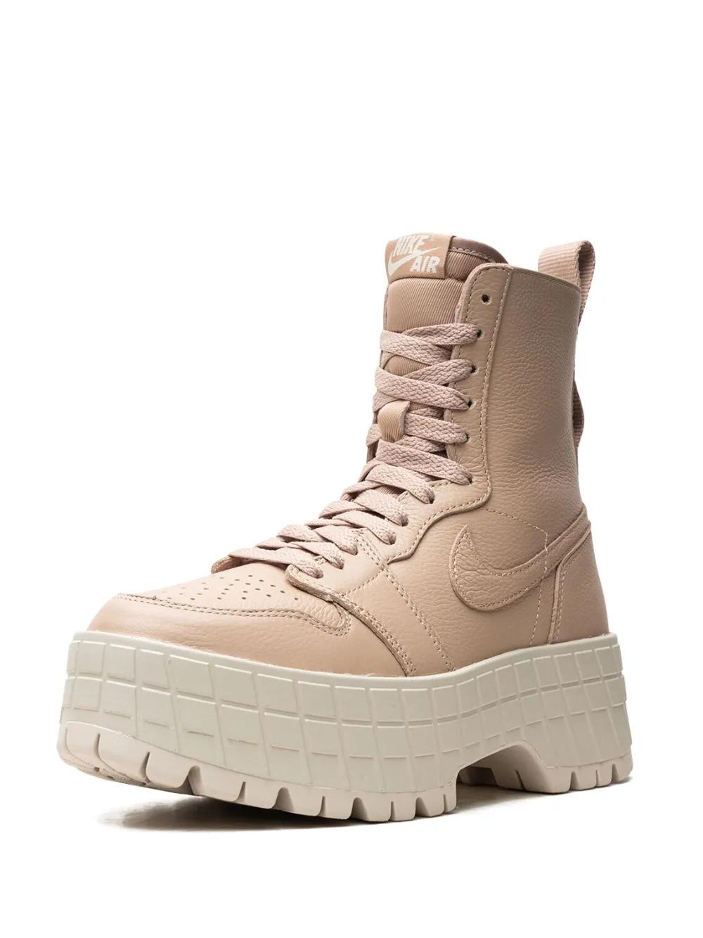 women's nike boots finish line
