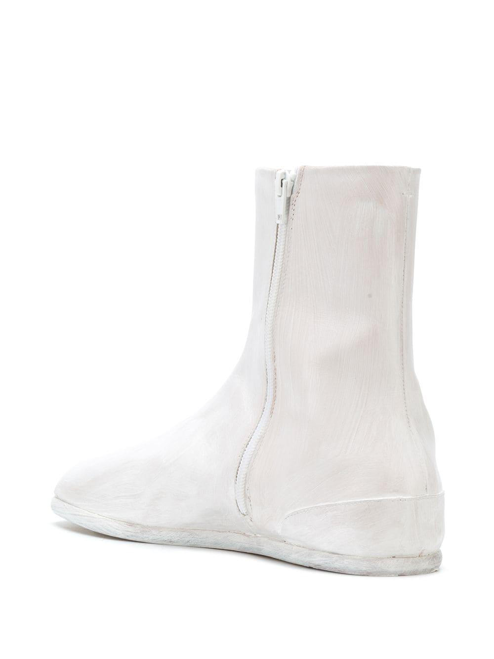 Maison Margiela Leather Tabi Flat Boots in White for Men - Lyst
