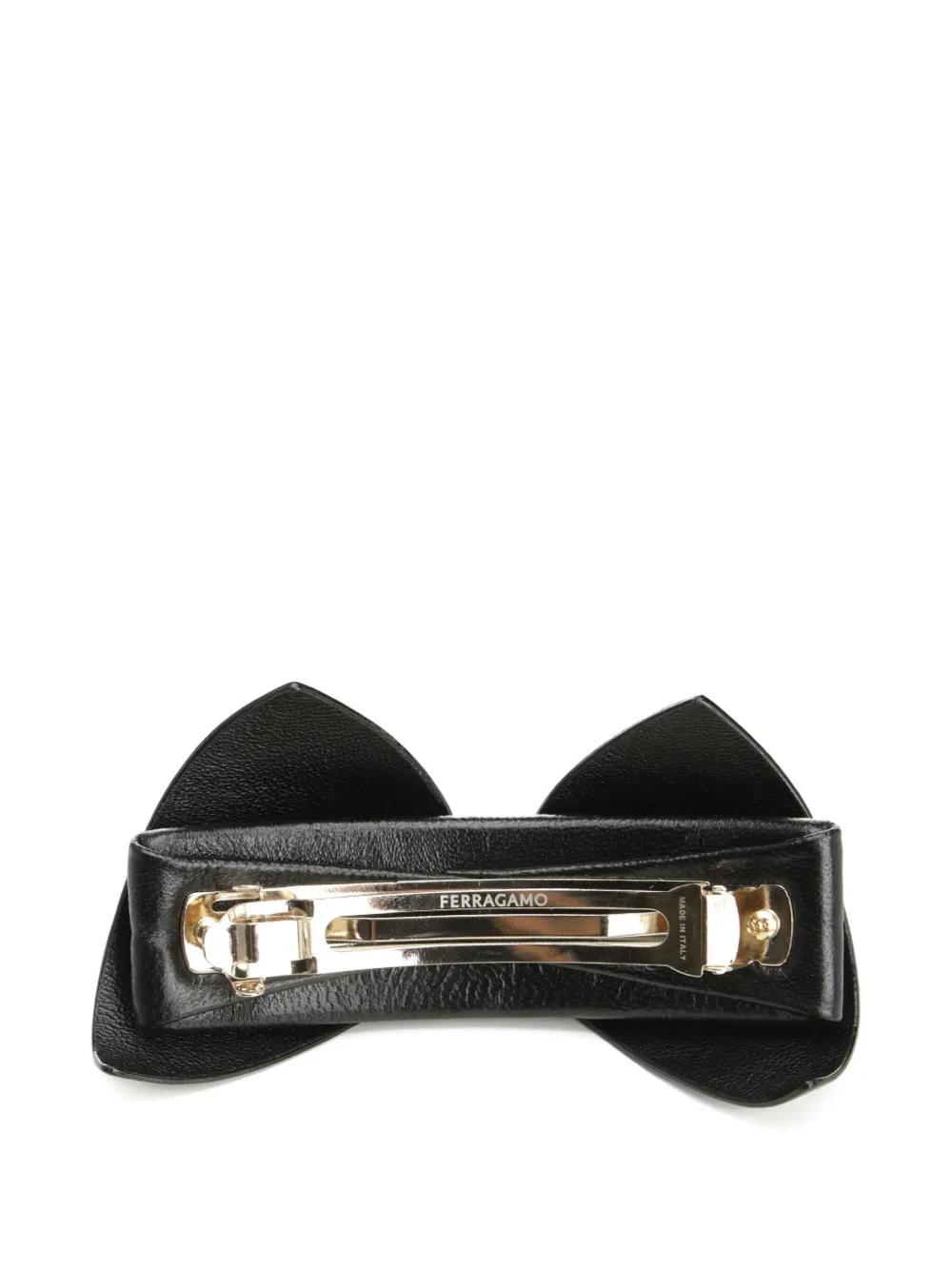 【関税&送料込】Salvatore Ferragamo Black Leather Hair Clip Authentic Salvatore Ferragamo Hair Clip SP Buckle Logo Black
