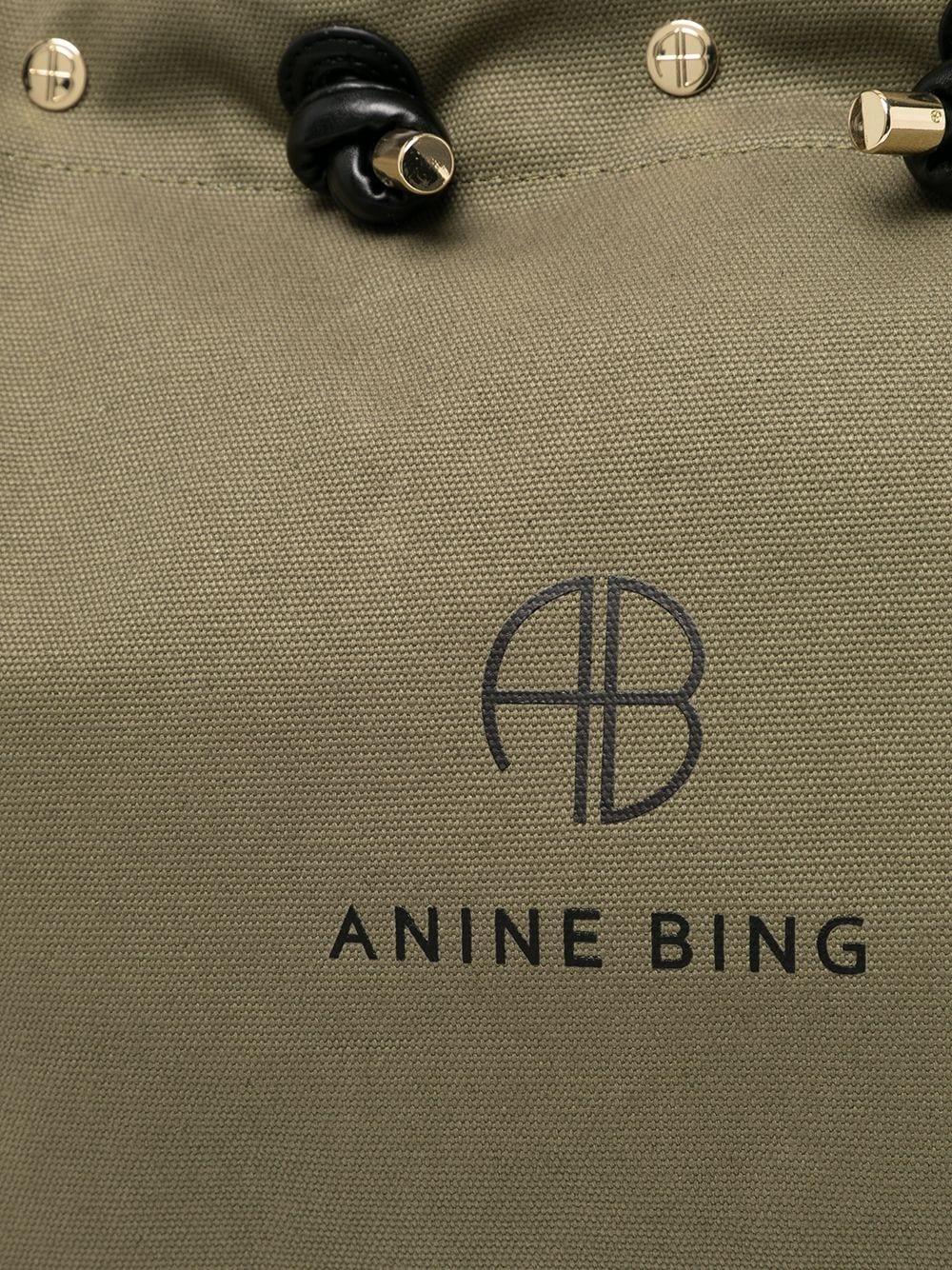 Anine Bing Taylin tote. Shopper i linen med AB logo samt veganske læder  håndtag. Gratis fragt ved køb over 499