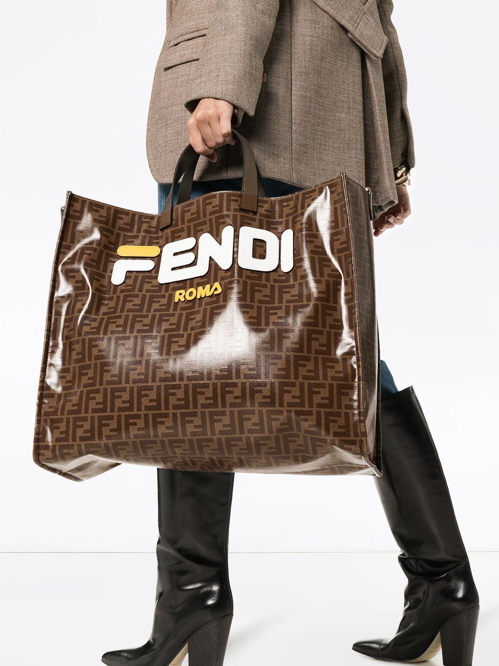 Fendi Mania Brown And White Large Logo Print Tote Bag Lyst Canada