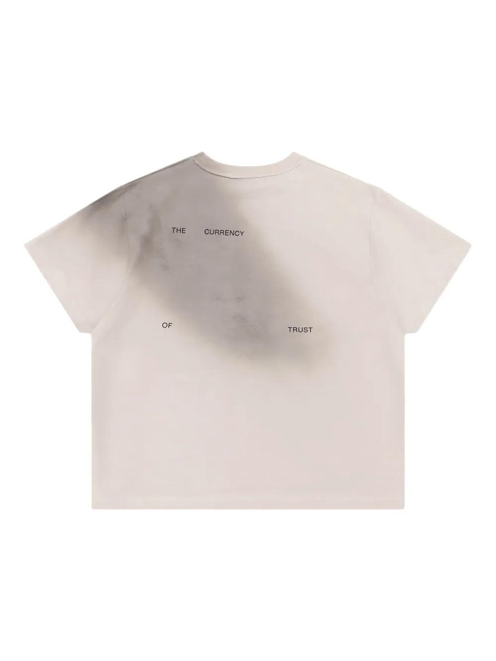 【関税込み】HELIOT EMIL ベージュ Fluxus Tシャツ HELIOT EMILのベージュ Fluxus Tシャツがセール中
