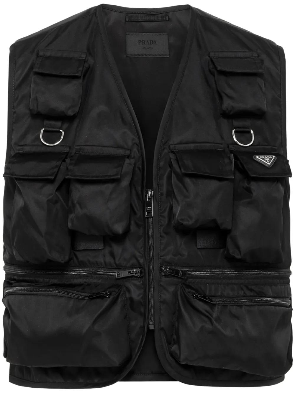 メンズ Prada ロゴ カーゴベスト ブラック | Lyst メンズ Prada ロゴ カーゴベスト ブラック | Lyst