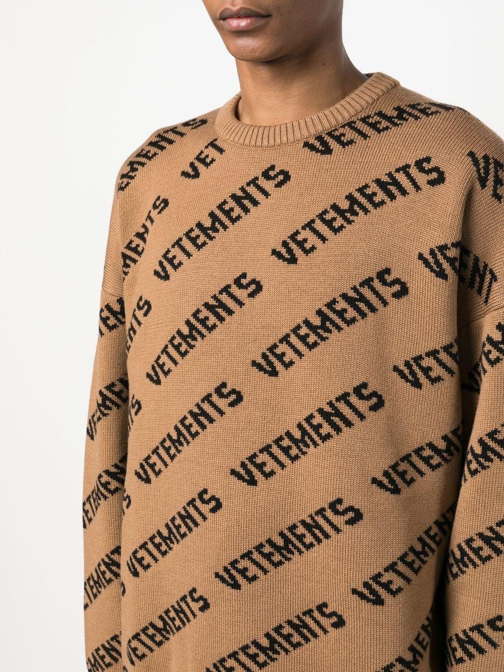 Vetements Logo-print Intarsia-knit Jumper in Brown for Men | Lyst