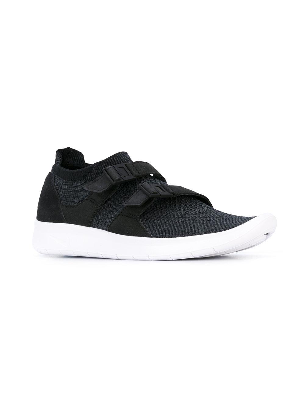 Nike shop strap sneakers