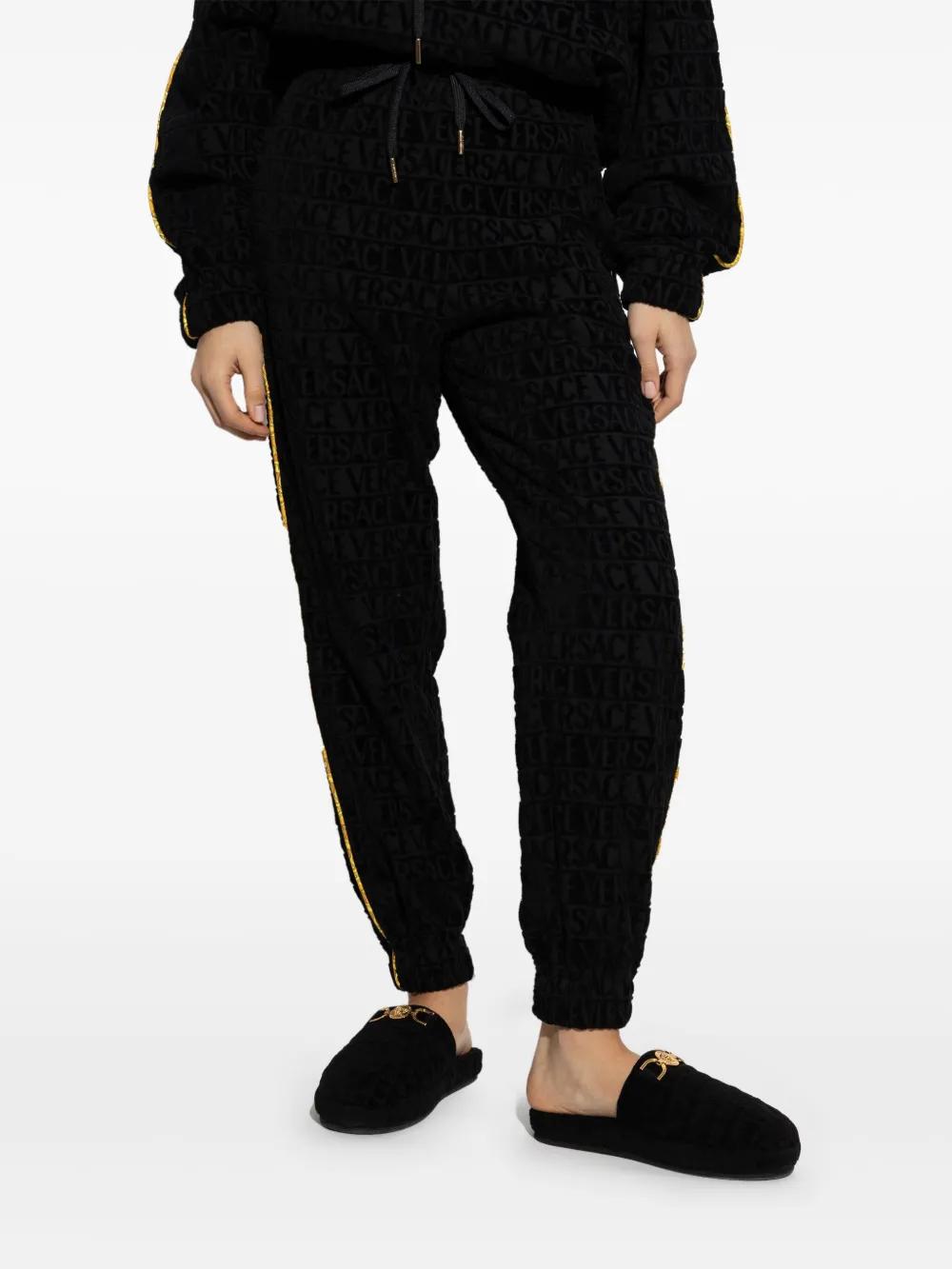 パンツ VERSACE 'La Medusa' joggers Gray Versace 'La Medusa' Joggers in Gray | Lyst