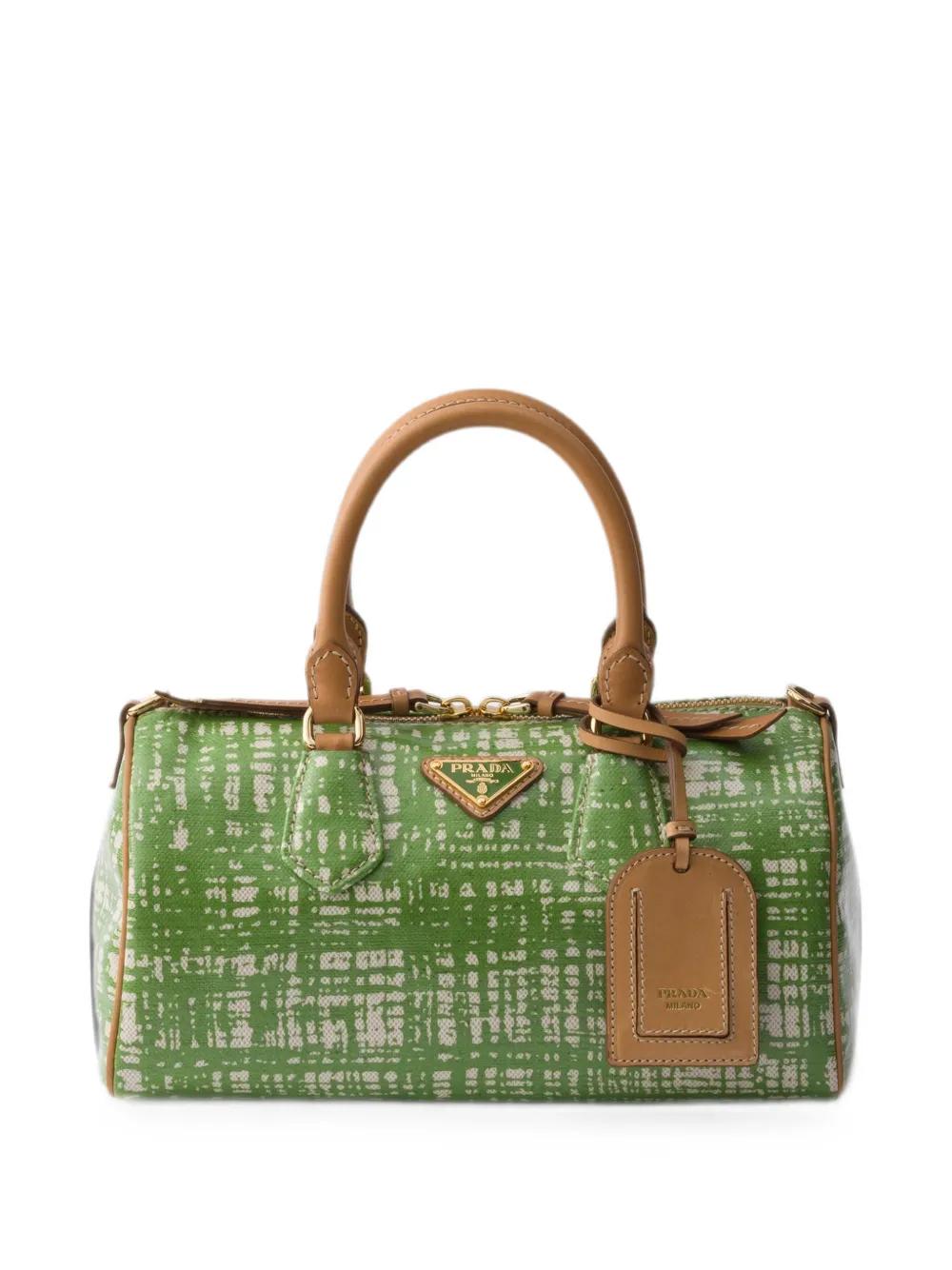 グリーン Prada バッグ レディース | Lyst