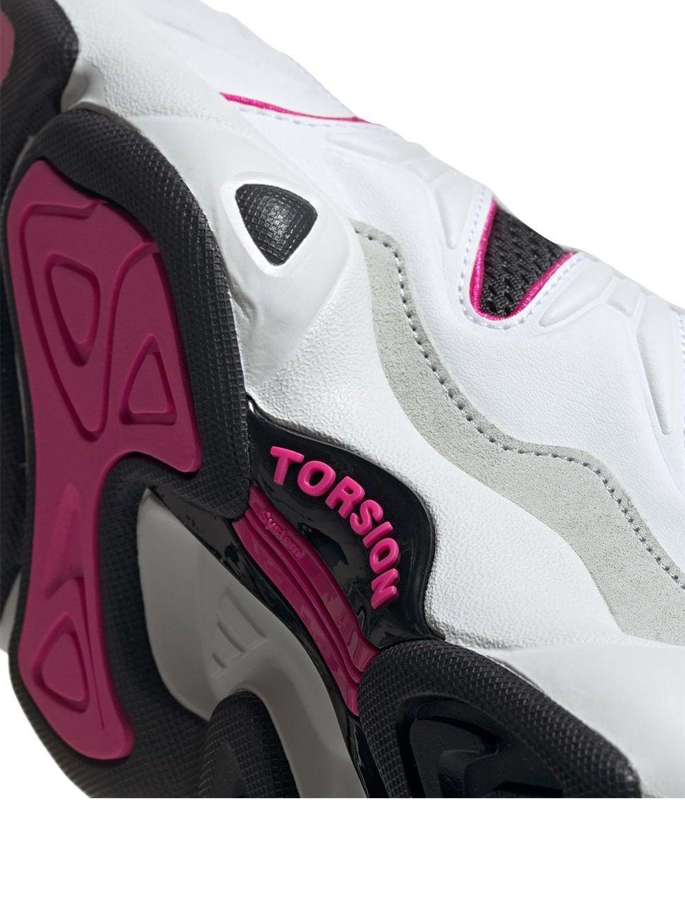 yung og sneakers