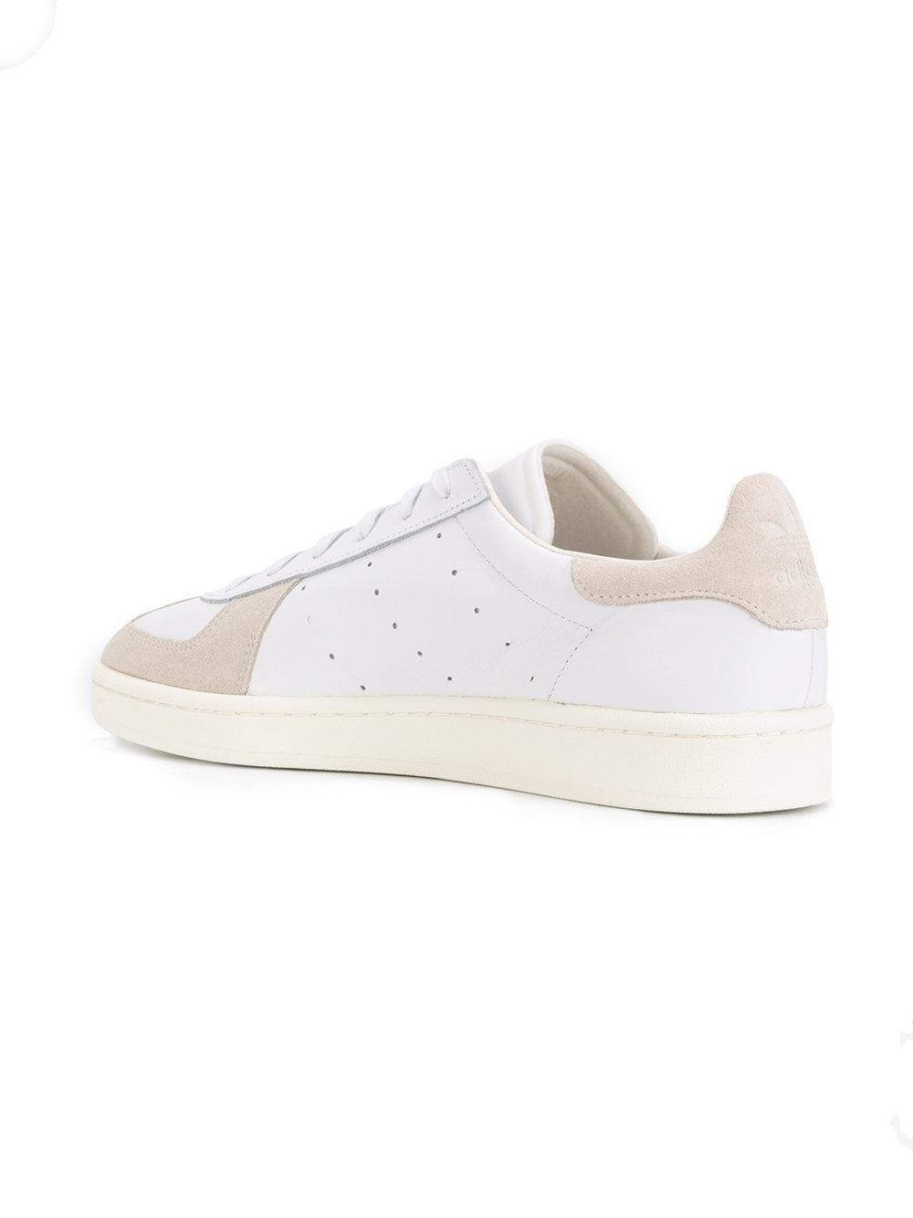 avenue sneakers