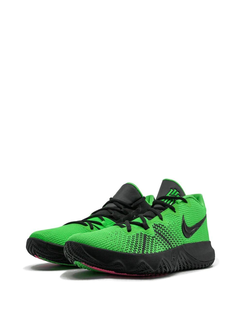 green kyrie flytrap