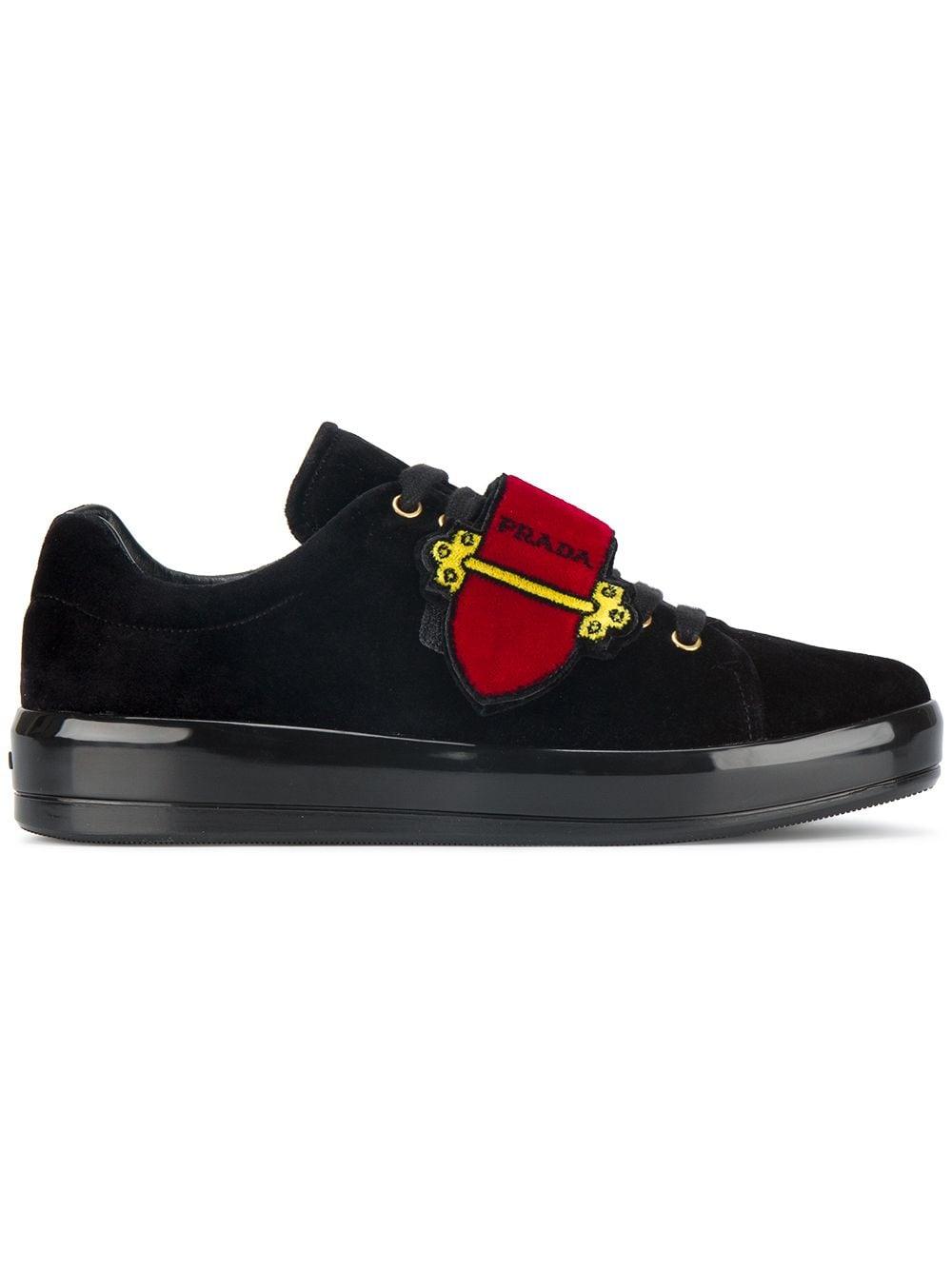 Prada Zwartrode Cahier Velvet Sneakers in het Zwart - Lyst