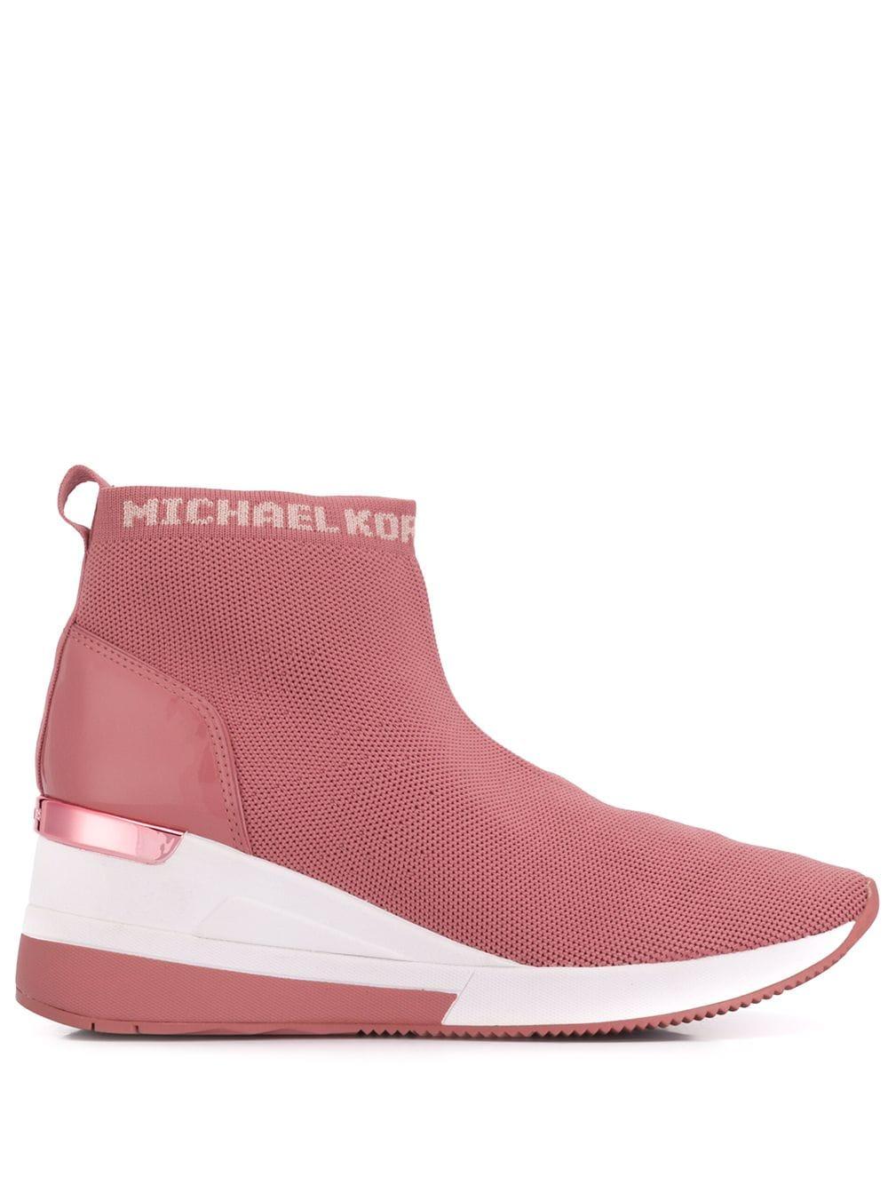 socks with sneakers style