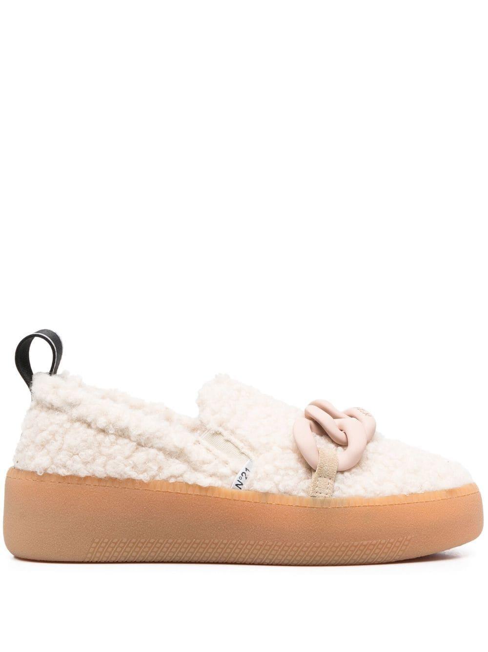 N°21 Chain-detail Shearling Slippers in Pink | Lyst