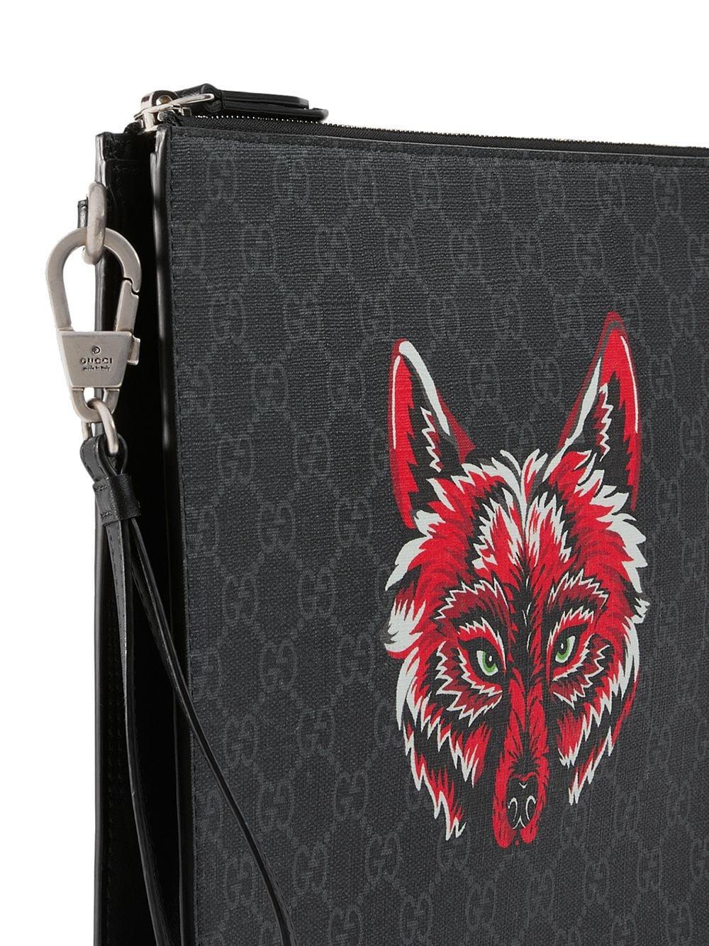 Gucci deals wolf clutch