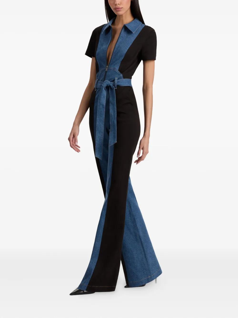 【Alice+Olivia】PENNIE デニム ホルターネック ジャンプスーツ Pennie Denim Jumpsuit In Albertine Blue | Alice + Olivia