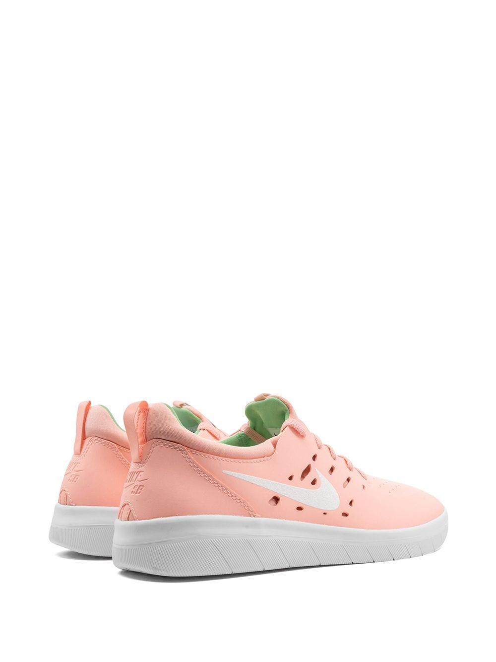 Nike Nyjah Free Sneakers in Pink for Men | Lyst