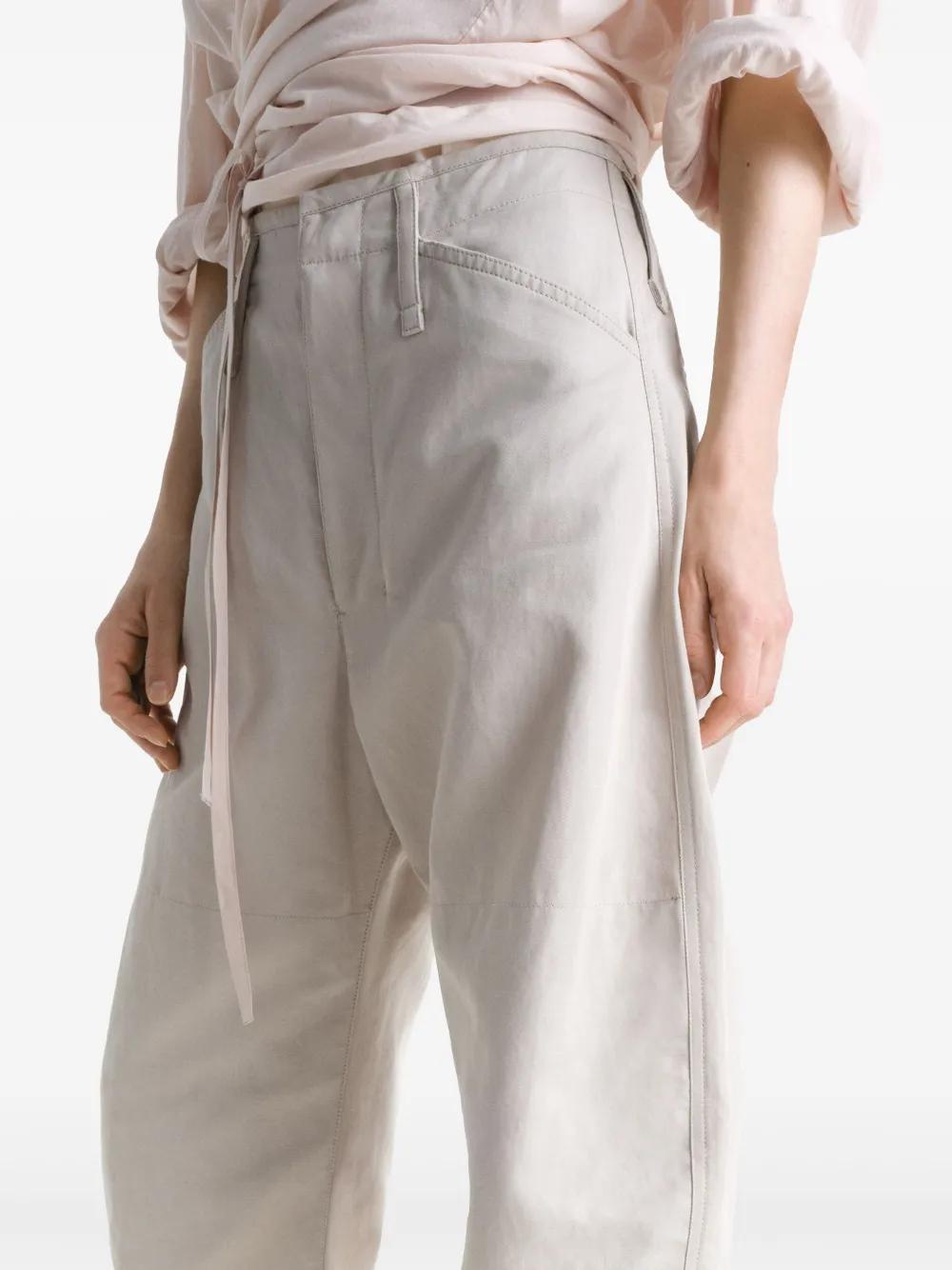 Lemaire テーパードパンツ ホワイト | Lyst
