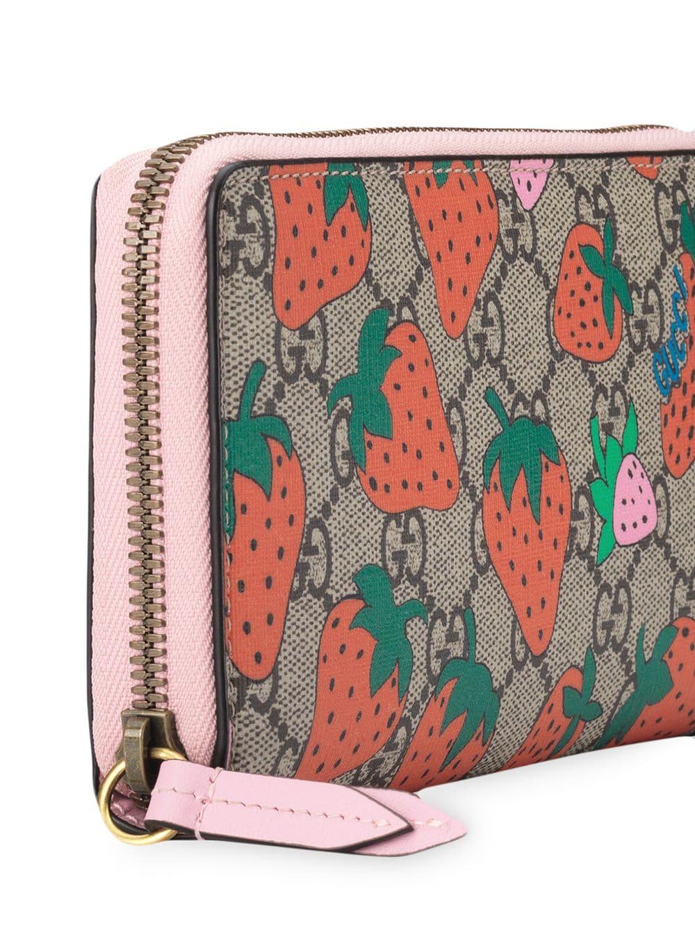 Gucci Canvas GG Wallet With Strawberry Print in Brown Lyst