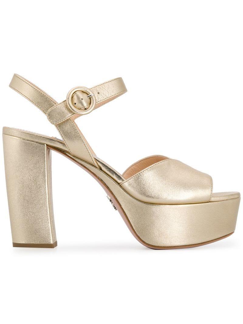 Share more than 56 white and gold platform sandals super hot - dedaotaonec