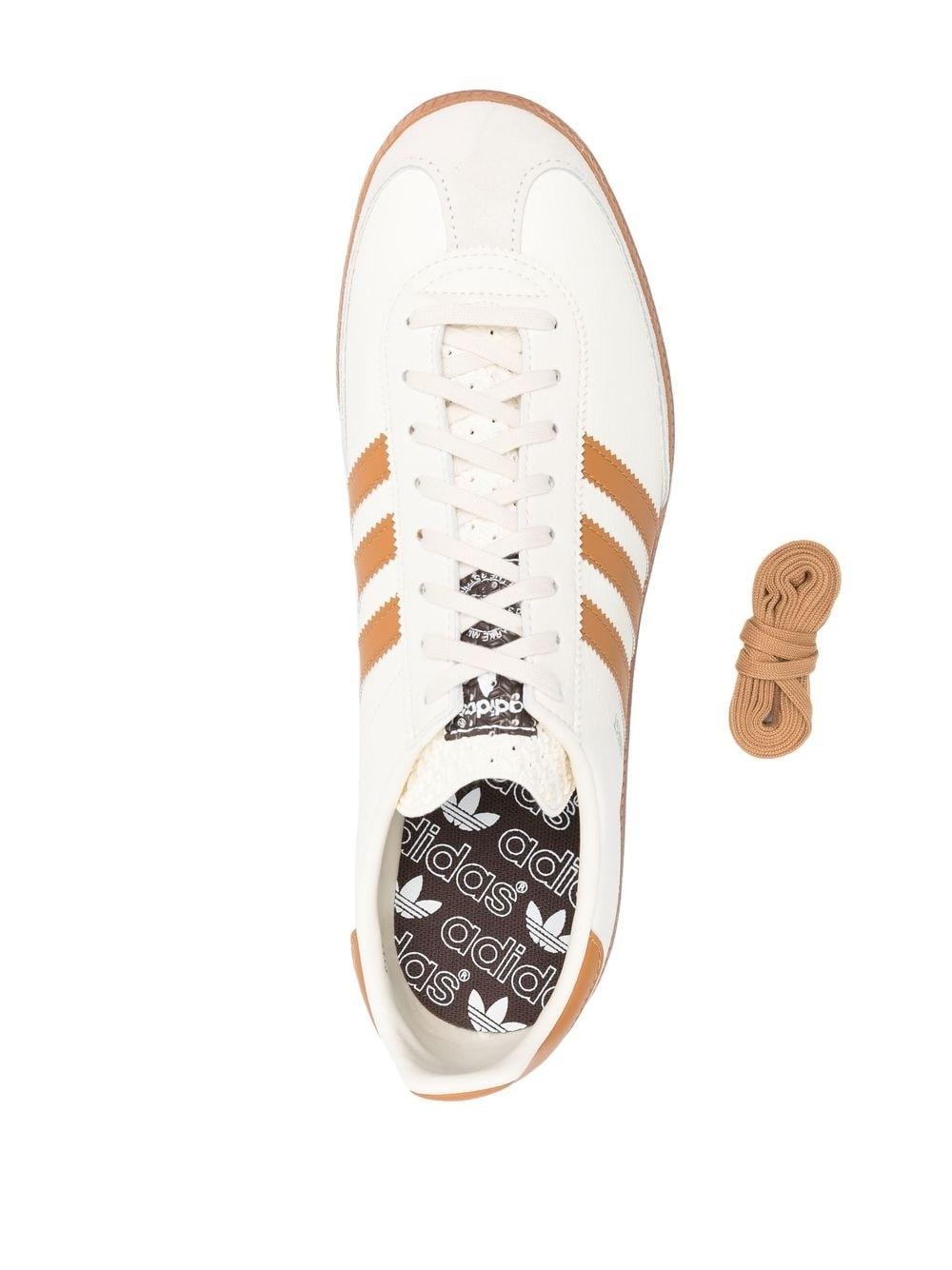 adidas Triest Low-top Sneakers in Natural | Lyst