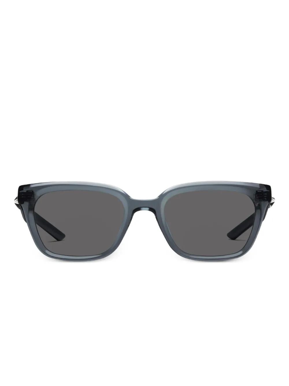 Gentle Monster Hesse Gc13 Star-Detail Sunglasses in Gray | Lyst
