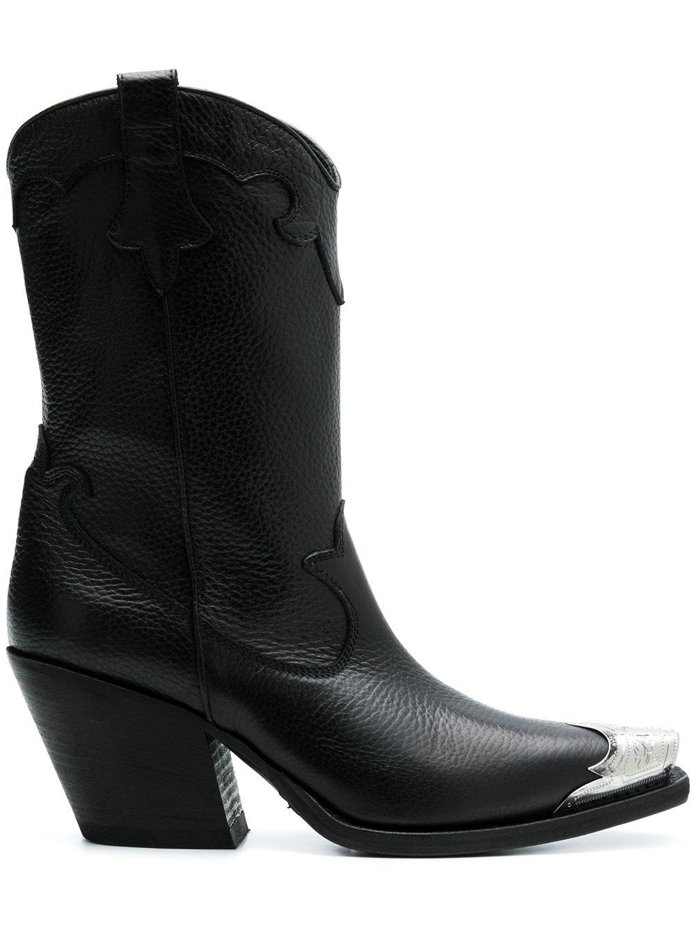 mcq boots