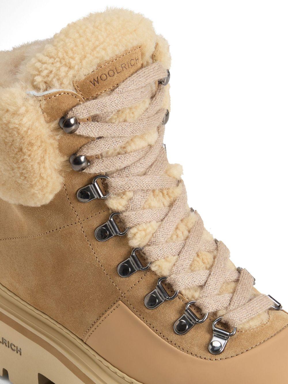 Woolrich Sheepskin Hiking Boots in Natural Lyst