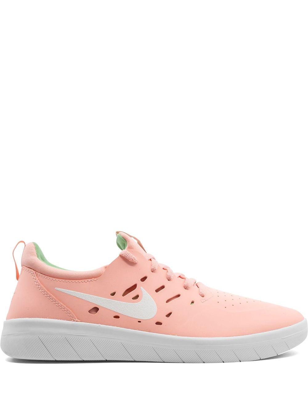 Helplessness sit Bowling Nike Lace Nyjah Free Sneakers in Pink for Men | Lyst