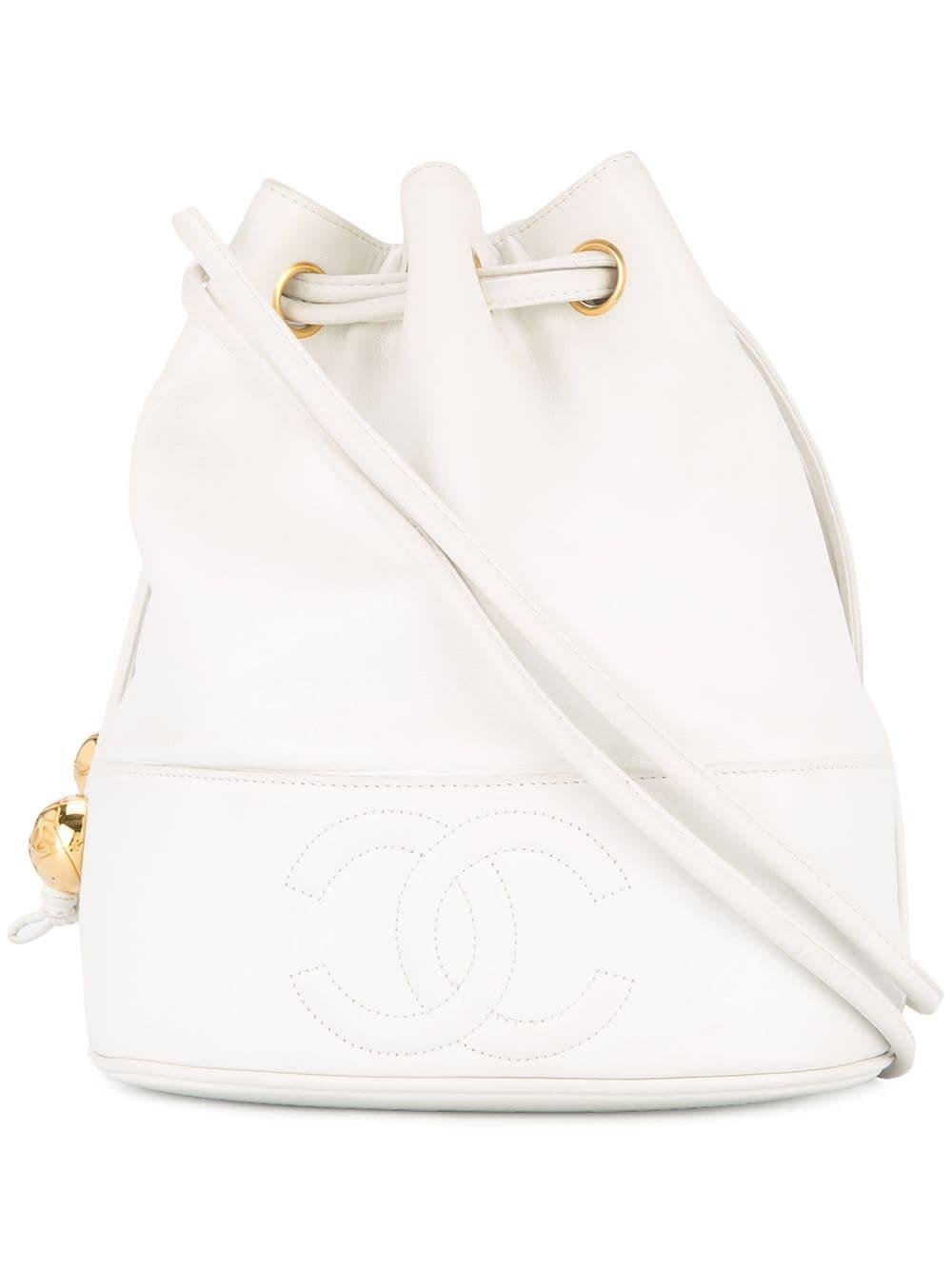 Chanel Pre-Owned Logos Bucket Bag in White